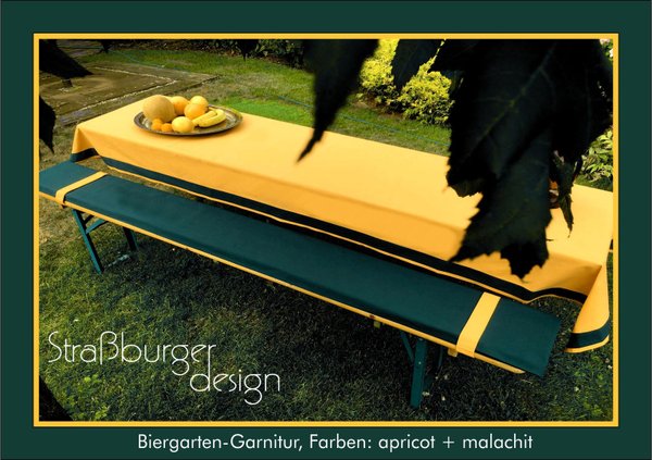 Bierbankpolster-Garnitur  -  Zwei Polster und eine Tischdecke. Farbtöne: apricot mit malachitgrün